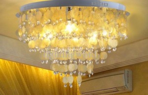 ضوء سقف مميز