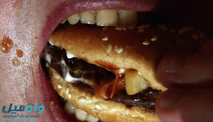 أكل همبرجر كولسترول