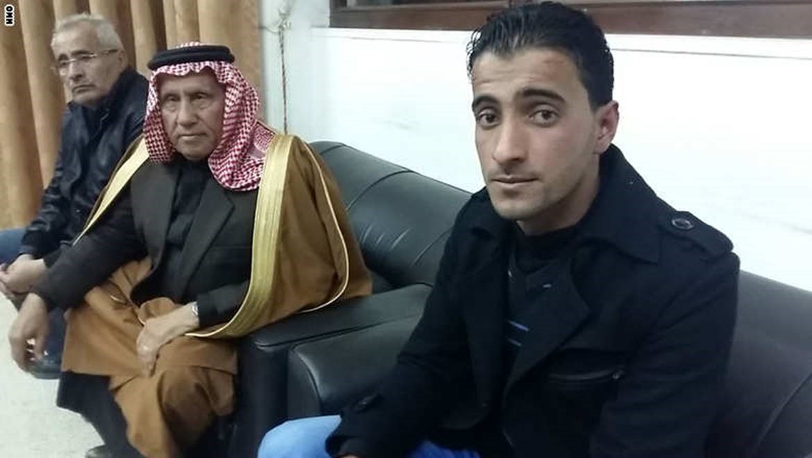 الأردنيّ الدوايمة.. من عامل في محلّ للدّ”واجن إلى “بطل شعبي” بعد إنقاذه ستّة  أطفال من موت مُحقّق