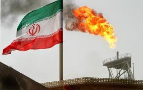 إيران “تئنّ” من ألم تراجع النفط، ومسؤولون يؤكّدون: الخزينة فارغة وأموال المخدّرات دخلت السياسة